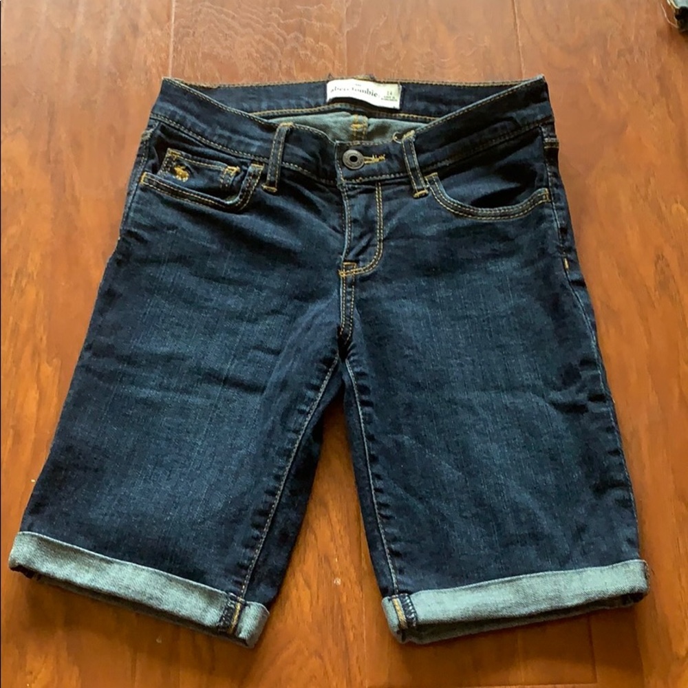 Abercrombie Girls Low rise Capri shorts